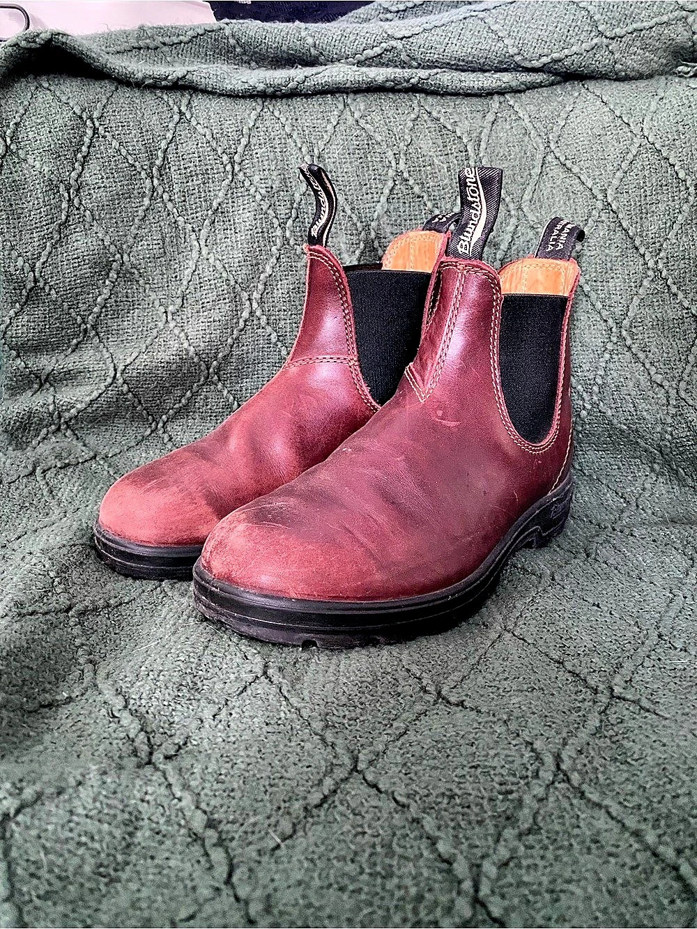 Blundstone Classics #1609 women’s Chelsea Boots in Red